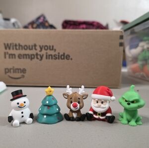 Festive Holiday Figurines Set Keychain ready
